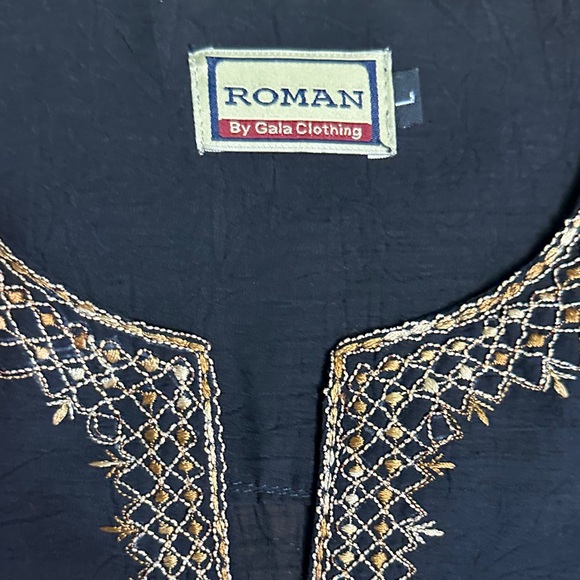 Elegant Black Embroidered Women's Blouse - Picture 2 of 3